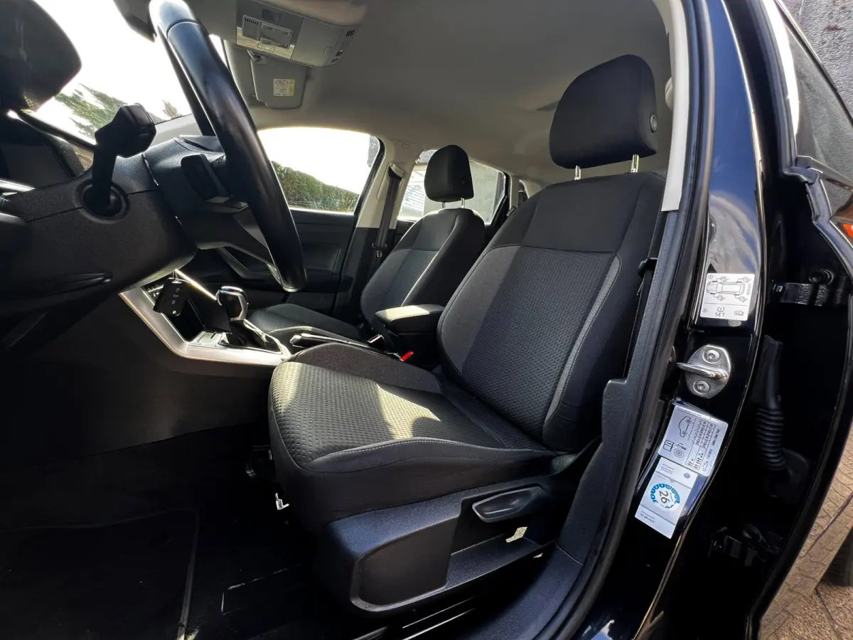 1.0 TSI R-Line Business_Navi_Carplay_Led_Virtual cocpit_keyless