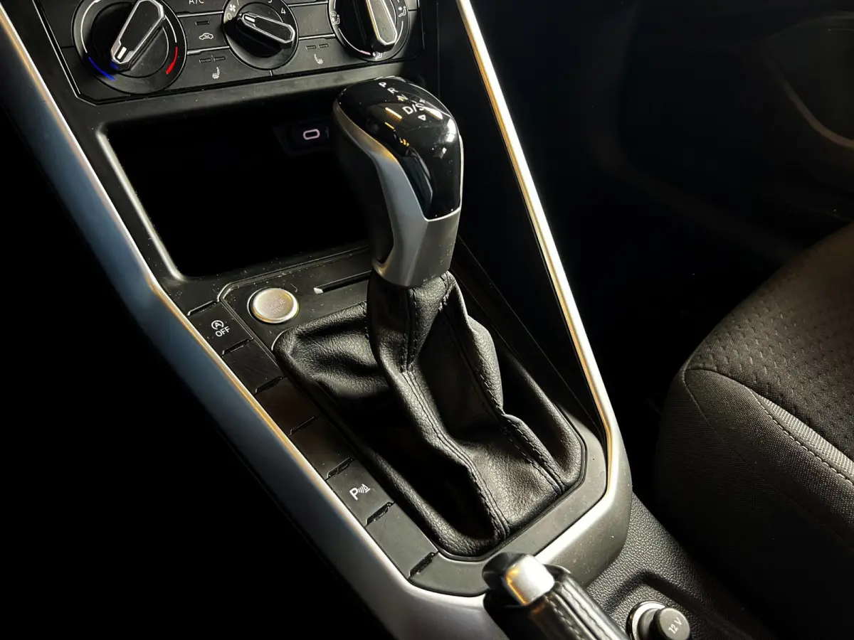 1.0 TSI R-Line Business_Navi_Carplay_Led_Virtual cocpit_keyless