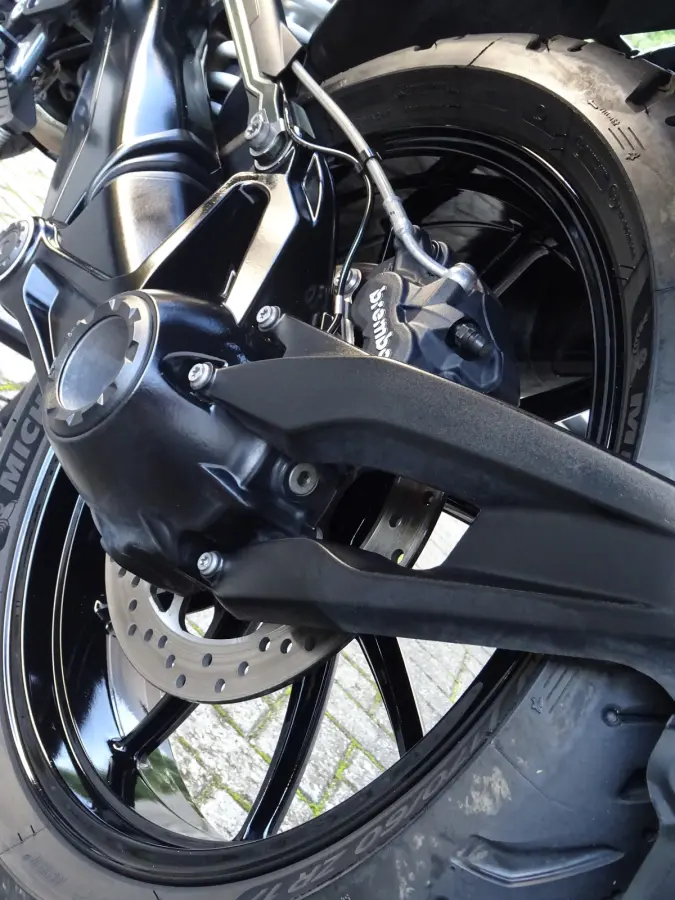 ABS TRIPLE BLACK