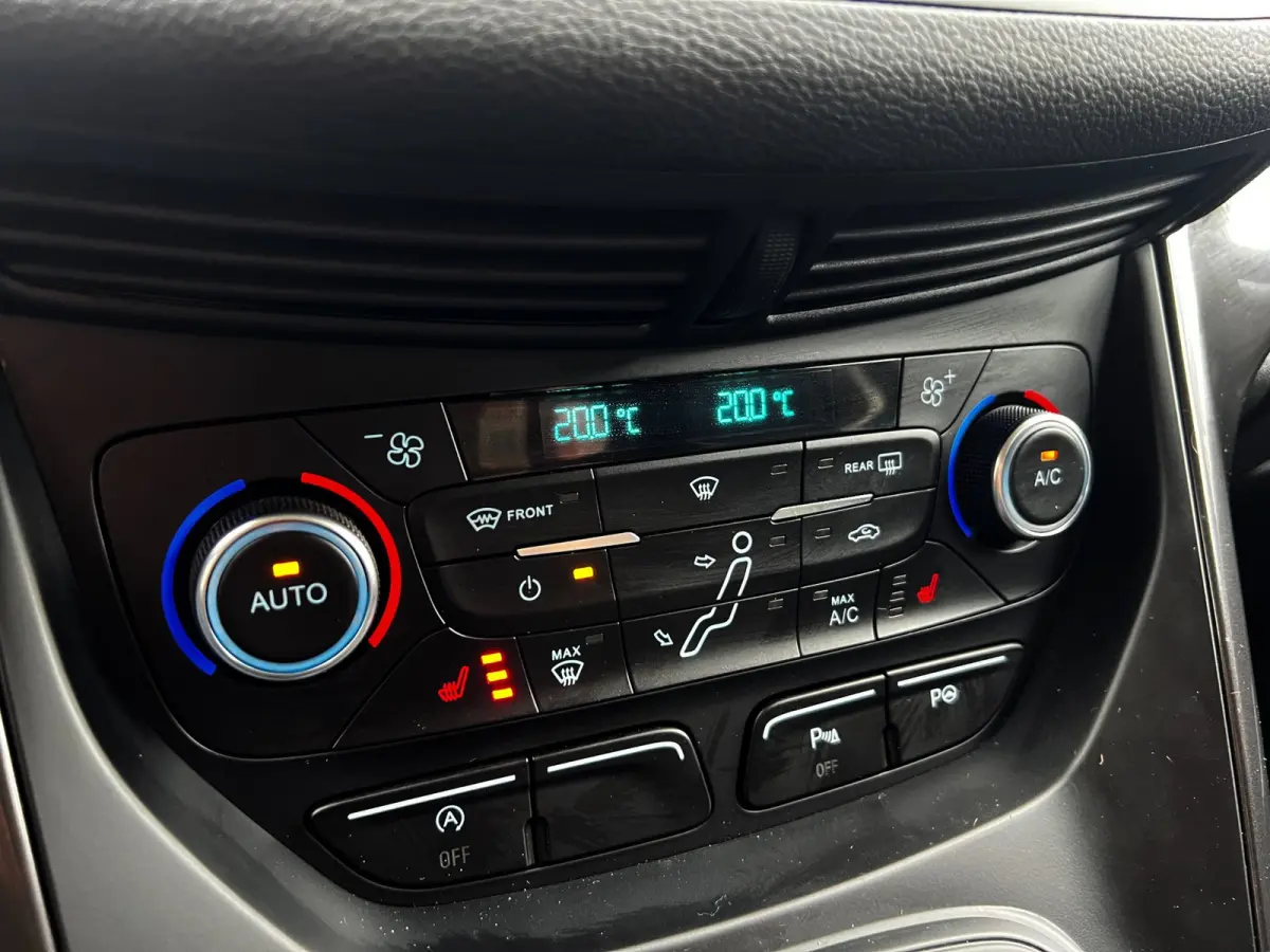 1.5 Titanium carplay_PDC_Cruise_Automaat_Trekhaak