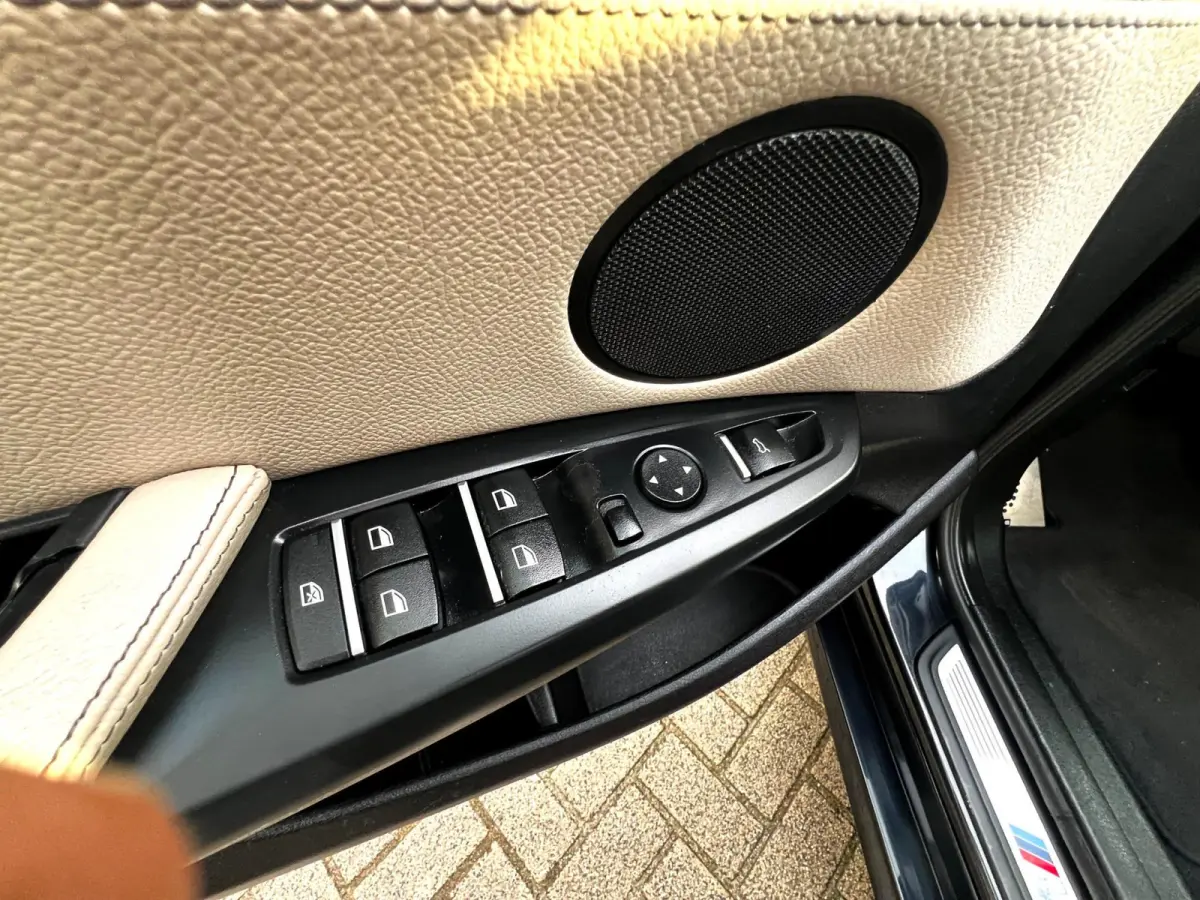 XDrive28i High Executive M-Pakket_Cam_Navi_Leder