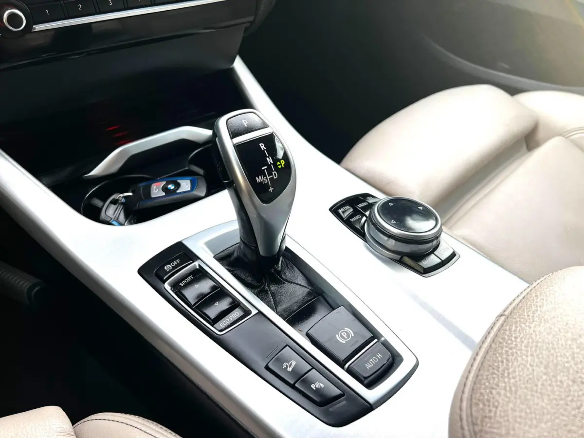 XDrive28i High Executive M-Pakket_Cam_Navi_Leder