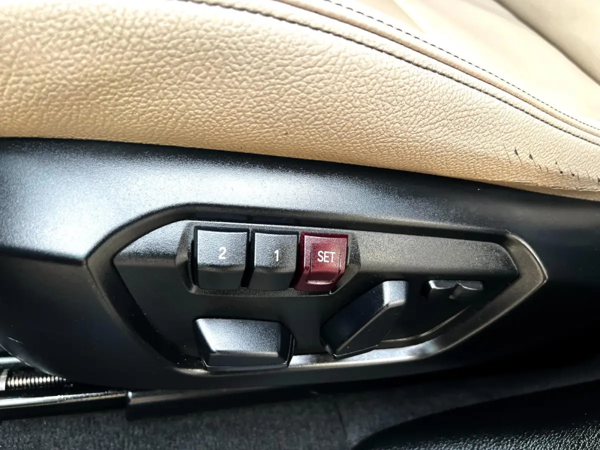 XDrive28i High Executive M-Pakket_Cam_Navi_Leder