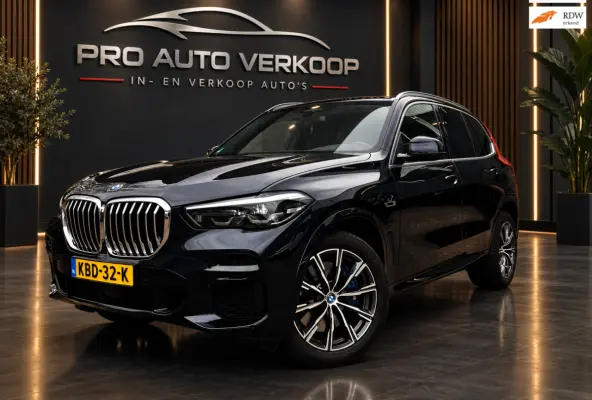 XDrive45e High Executive M-pakket_3d camera_Drive assist