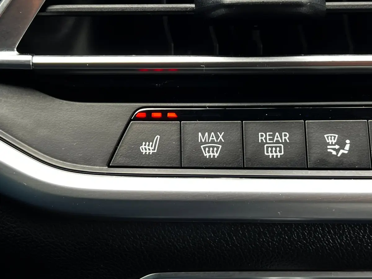 XDrive45e High Executive M-pakket_3d camera_Drive assist