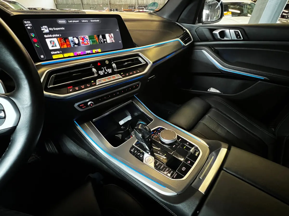 XDrive45e High Executive M-pakket_3d camera_Drive assist