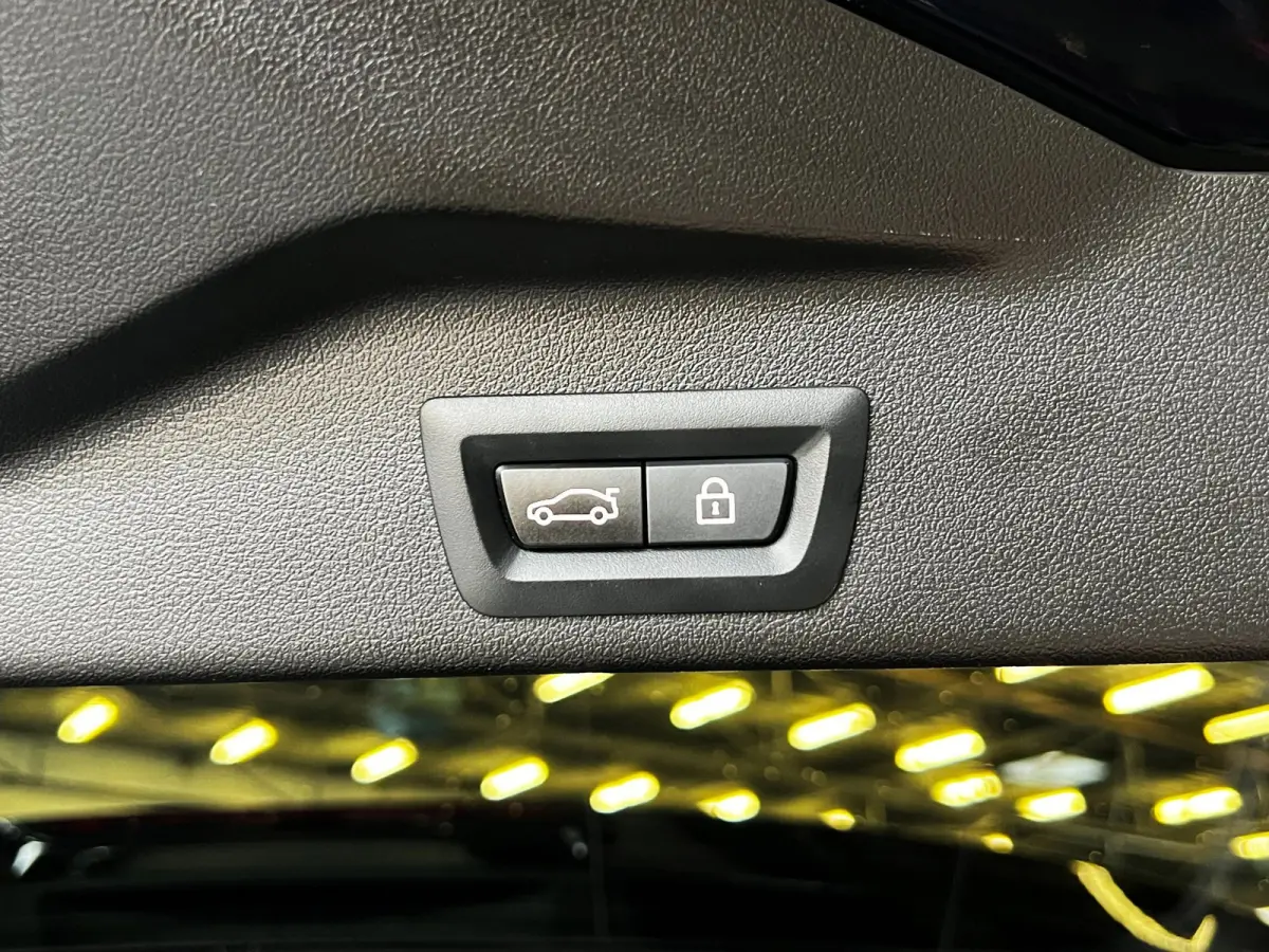 XDrive45e High Executive M-pakket_3d camera_Drive assist