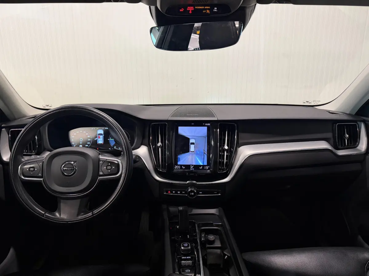 2.0 Recharge T6 AWD Inscription | PANO | LEDER | H&K | 360 CAMERA