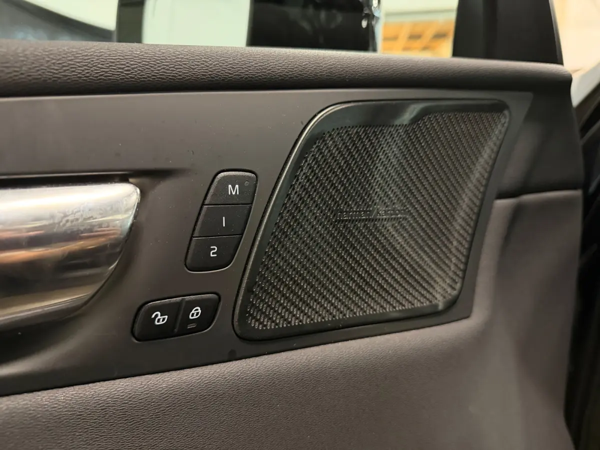2.0 Recharge T6 AWD Inscription | PANO | LEDER | H&K | 360 CAMERA