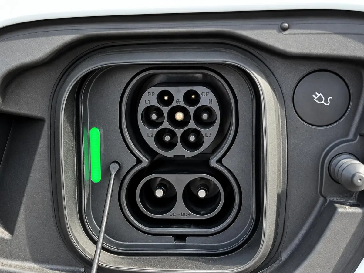 Recharge Plus 69 kWh SOH 94,3% | Panoramadak | Pilot Assist | Adaptieve cruise control | Warmtepomp | Stoel & Stuurverwarming | Achteruitrijcamera | Keyless | Memory |