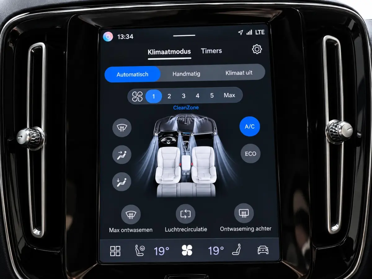 Recharge Plus 69 kWh SOH 94,3% | Panoramadak | Pilot Assist | Adaptieve cruise control | Warmtepomp | Stoel & Stuurverwarming | Achteruitrijcamera | Keyless | Memory |