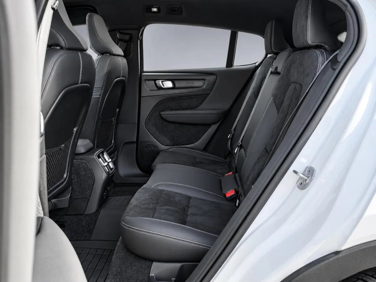 Recharge Plus 69 kWh SOH 94,3% | Panoramadak | Pilot Assist | Adaptieve cruise control | Warmtepomp | Stoel & Stuurverwarming | Achteruitrijcamera | Keyless | Memory |