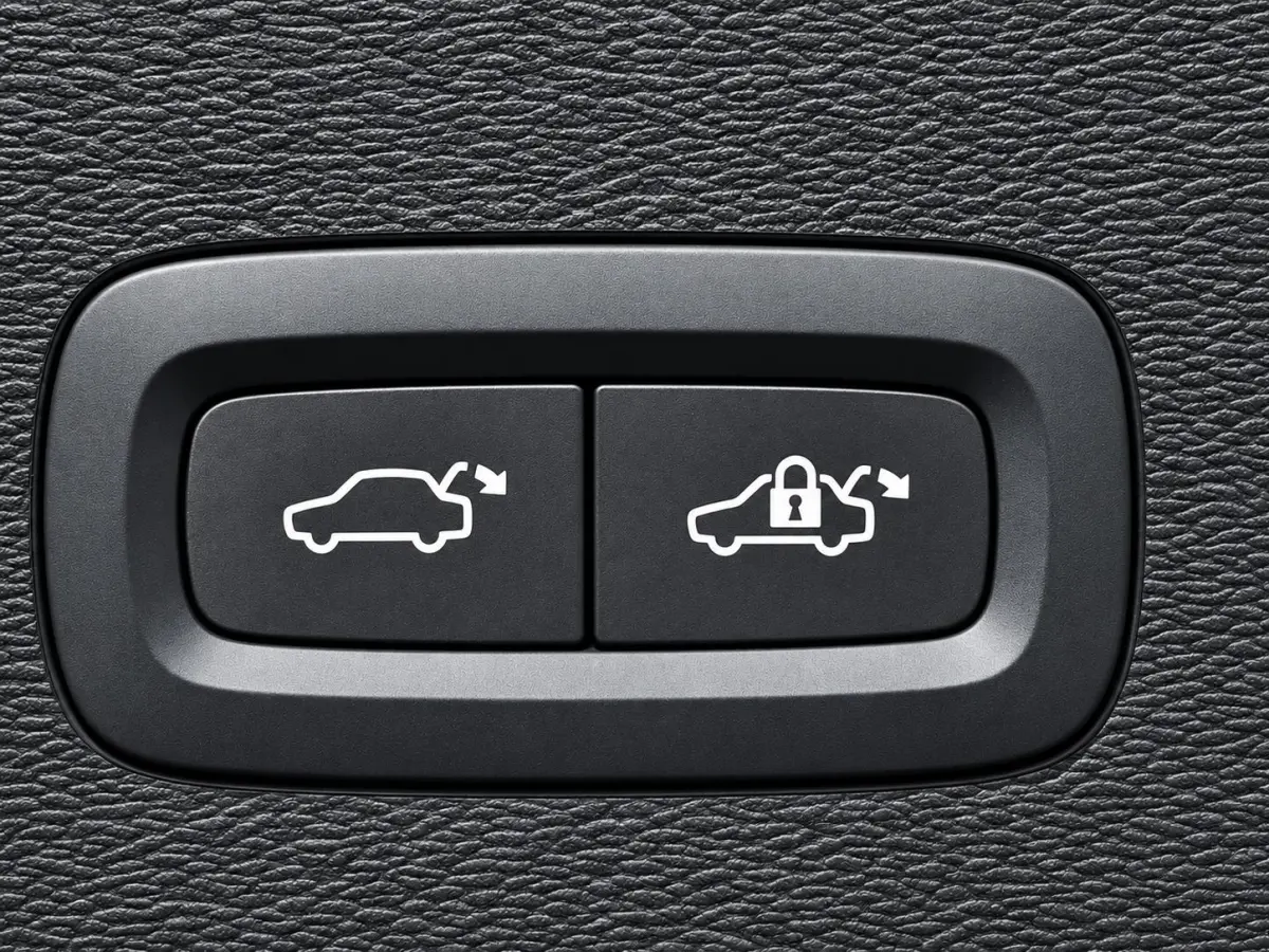 Recharge Plus 69 kWh SOH 94,3% | Panoramadak | Pilot Assist | Adaptieve cruise control | Warmtepomp | Stoel & Stuurverwarming | Achteruitrijcamera | Keyless | Memory |