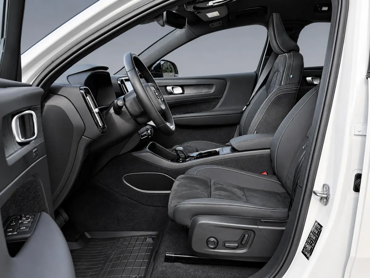 Recharge Plus 69 kWh SOH 94,3% | Panoramadak | Pilot Assist | Adaptieve cruise control | Warmtepomp | Stoel & Stuurverwarming | Achteruitrijcamera | Keyless | Memory |