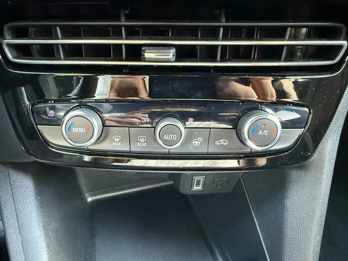 1.2 hybrid automaat 145pk | CAMERA ACHTER| PARKEERSESNOREN V&A| APPLE CARPLAY/ANDROID AUTO| CLIMATE CONTROL| KEYLESS ENTRY&START| ADAPTIVE CRUISE CONTROL