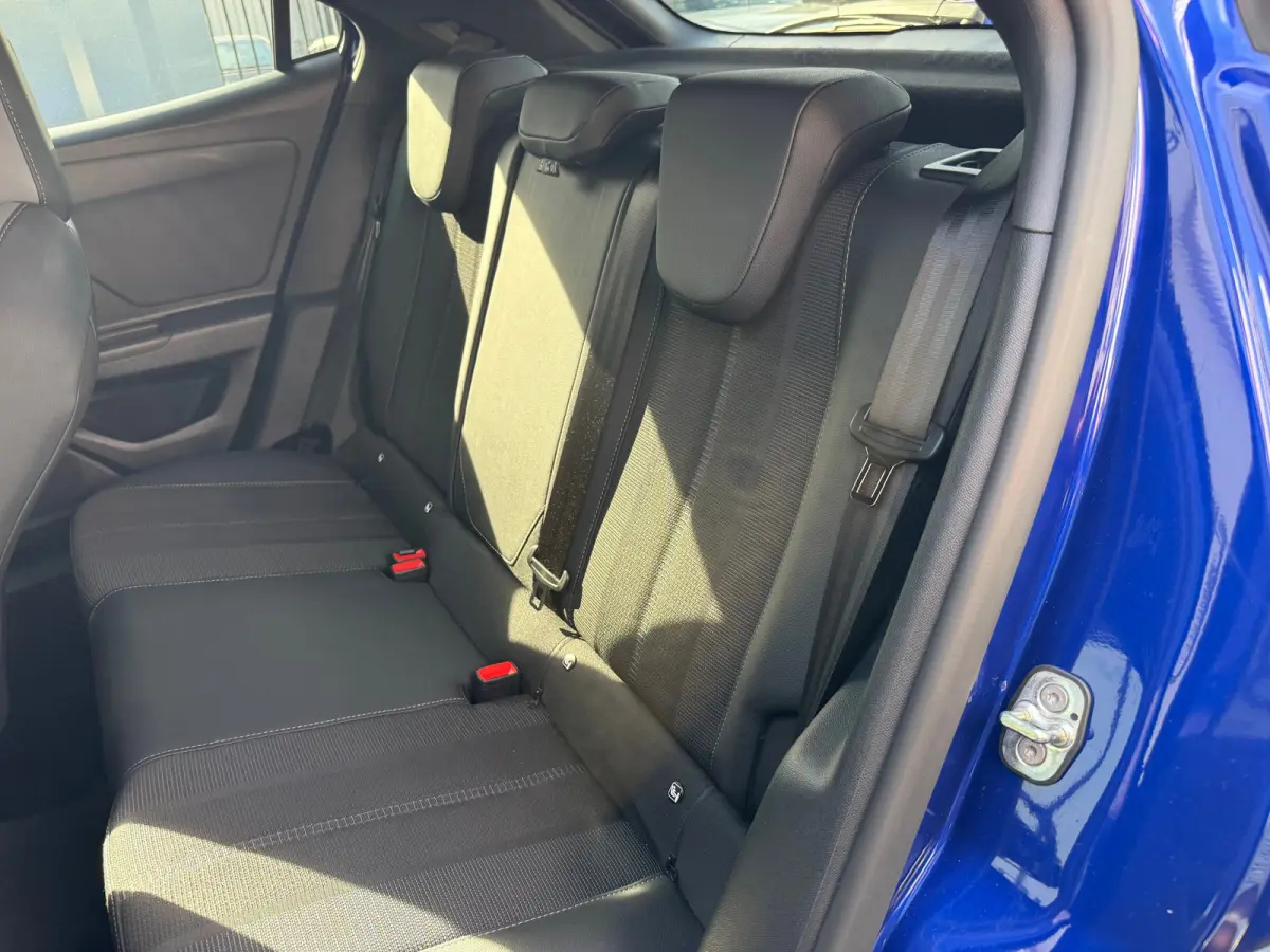 1.2 hybrid automaat 145pk | CAMERA ACHTER| PARKEERSESNOREN V&A| APPLE CARPLAY/ANDROID AUTO| CLIMATE CONTROL| KEYLESS ENTRY&START| ADAPTIVE CRUISE CONTROL