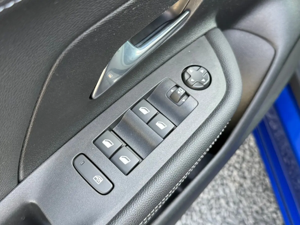 1.2 hybrid automaat 145pk | CAMERA ACHTER| PARKEERSESNOREN V&A| APPLE CARPLAY/ANDROID AUTO| CLIMATE CONTROL| KEYLESS ENTRY&START| ADAPTIVE CRUISE CONTROL