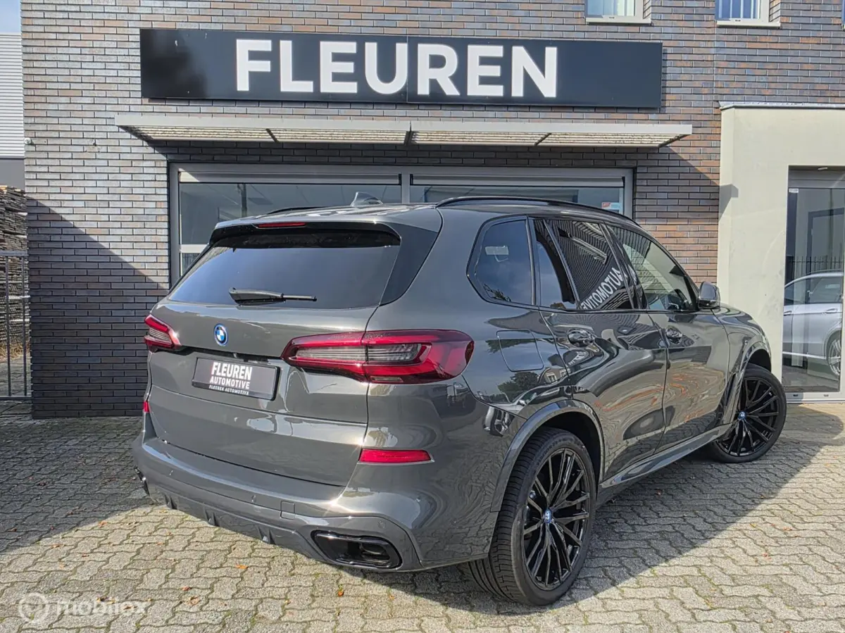 xDrive45e M-sport|Individual|SKYlounge|B&W|HUD|22''