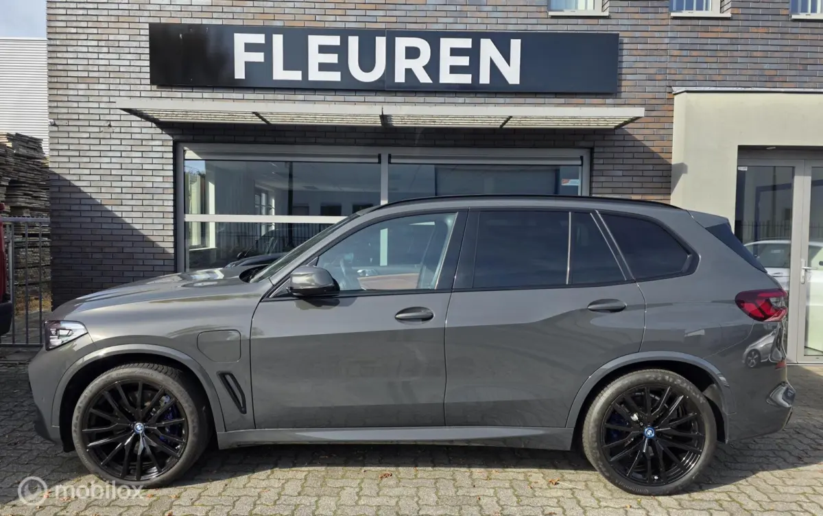 xDrive45e M-sport|Individual|SKYlounge|B&W|HUD|22''