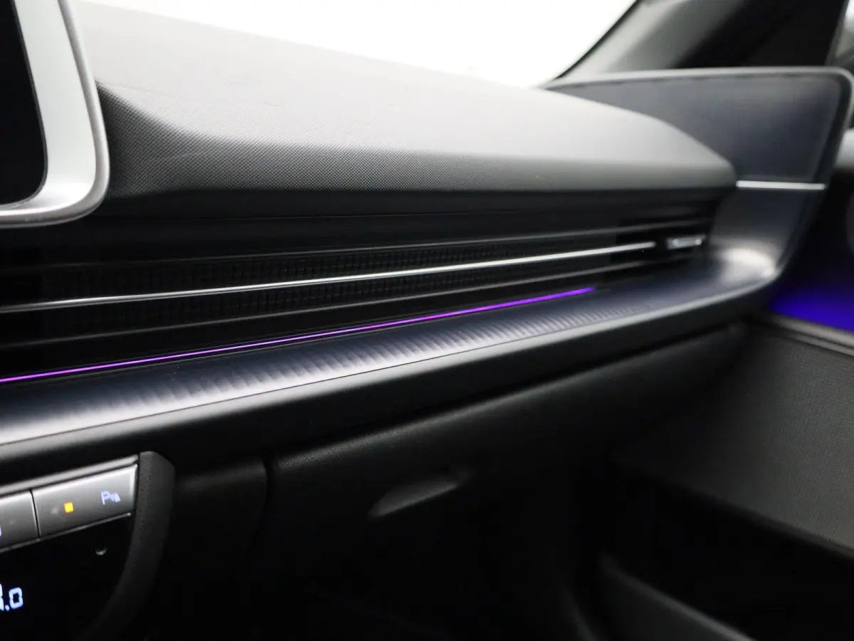 77,4 kWh Core Plus | Navigatie | Camera | Stoelverwarming | Sfeerverlichting |