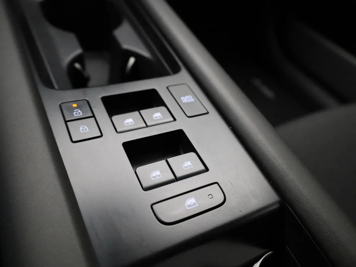 77,4 kWh Core Plus | Navigatie | Camera | Stoelverwarming | Sfeerverlichting |