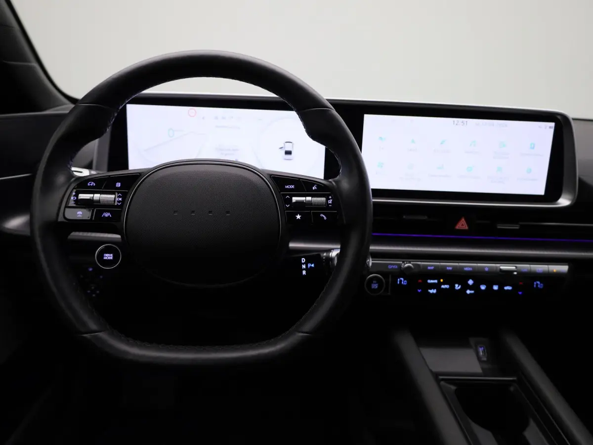 77,4 kWh Core Plus | Navigatie | Camera | Stoelverwarming | Sfeerverlichting |