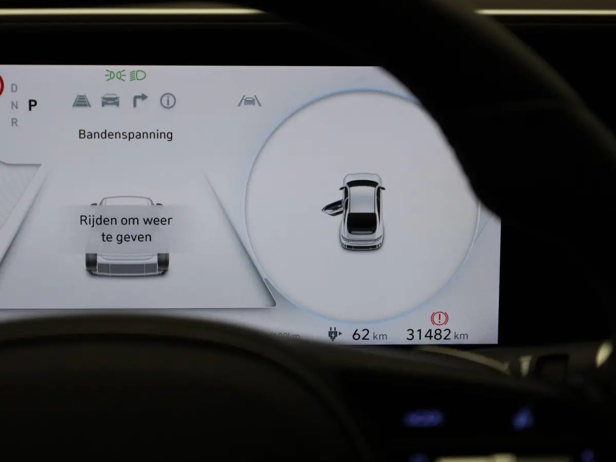 77,4 kWh Core Plus | Navigatie | Camera | Stoelverwarming | Sfeerverlichting |