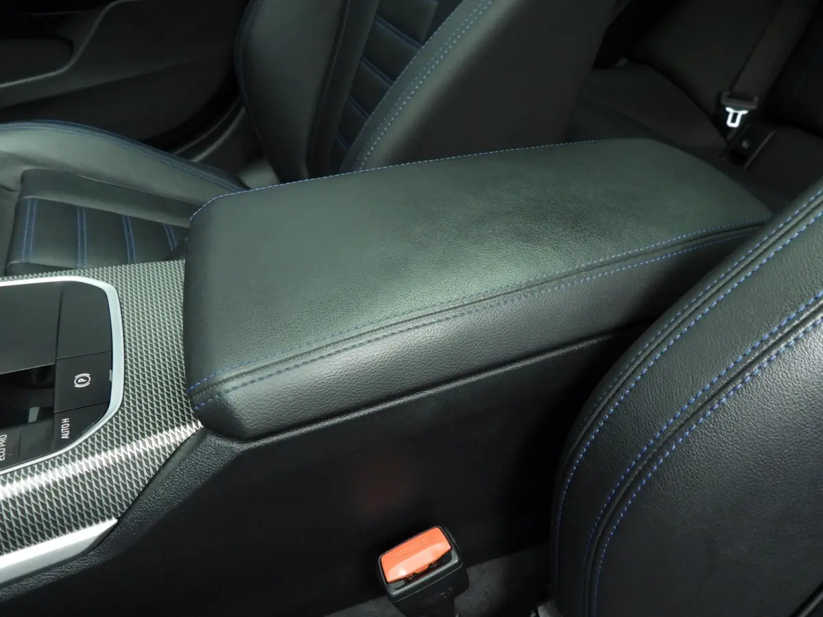 420i | M-Sportpakket | LED | Leder | Navigatie | Active cruise | Schuifdak | Sportstoelen | DAB | Hifi speakers | Alu 19 inch