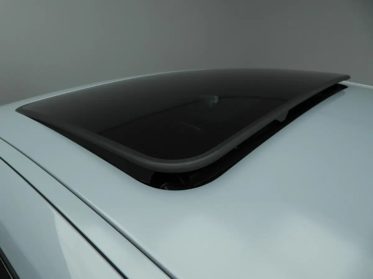 420i | M-Sportpakket | LED | Leder | Navigatie | Active cruise | Schuifdak | Sportstoelen | DAB | Hifi speakers | Alu 19 inch