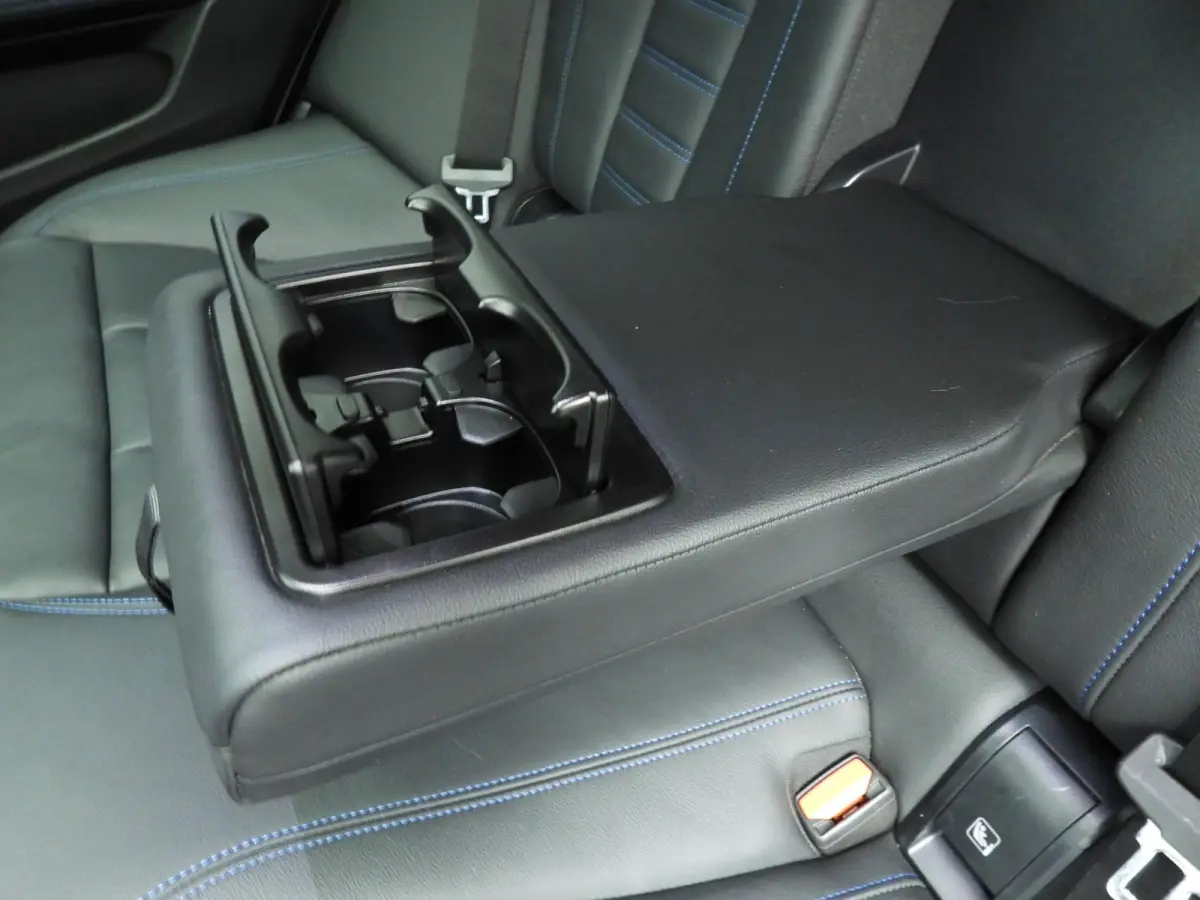 420i | M-Sportpakket | LED | Leder | Navigatie | Active cruise | Schuifdak | Sportstoelen | DAB | Hifi speakers | Alu 19 inch