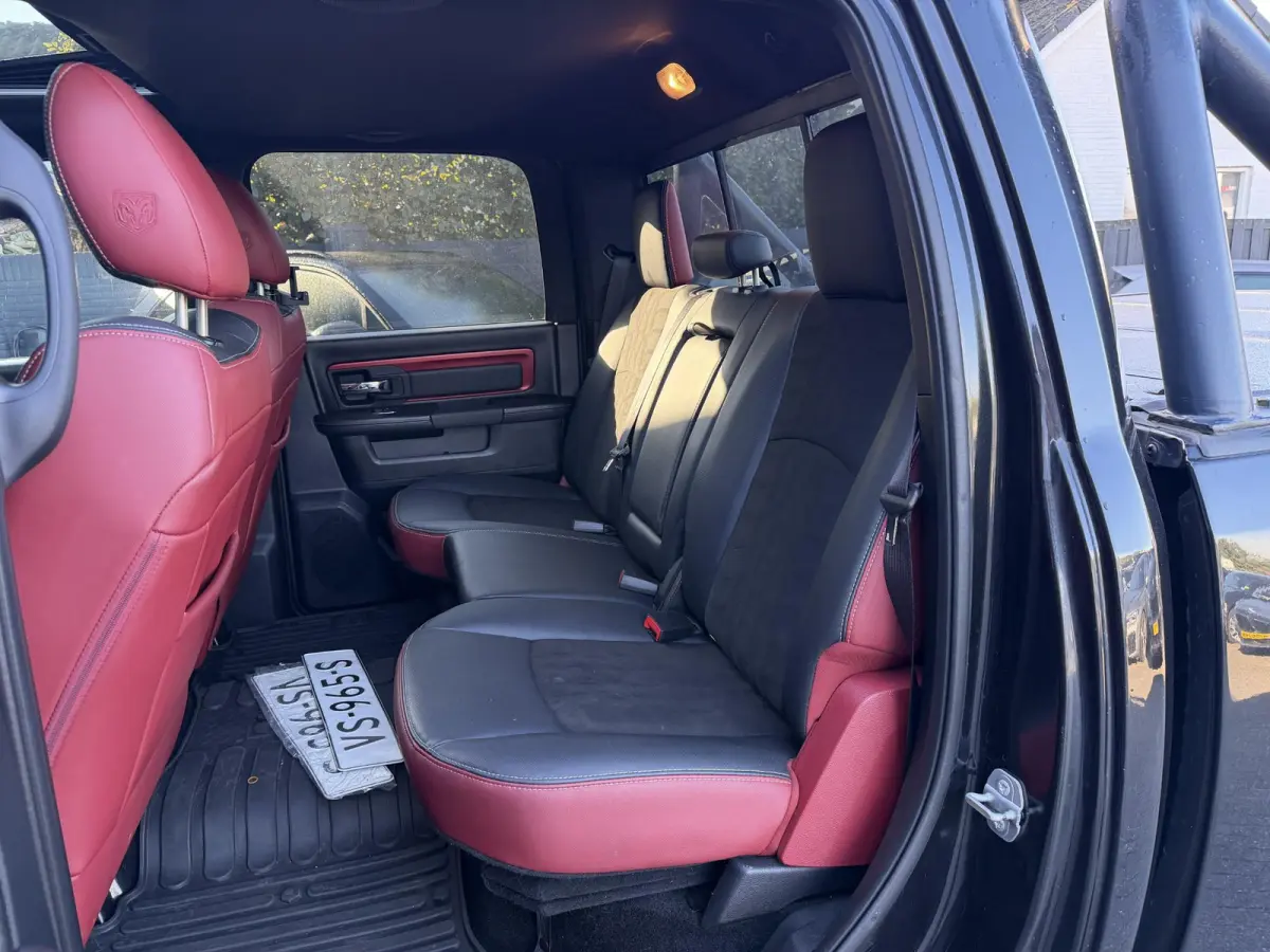1500 5.7 V8 Quad Cab 6'4 | Panoramadak | Camera | Alpine Sound | Trekhaak |