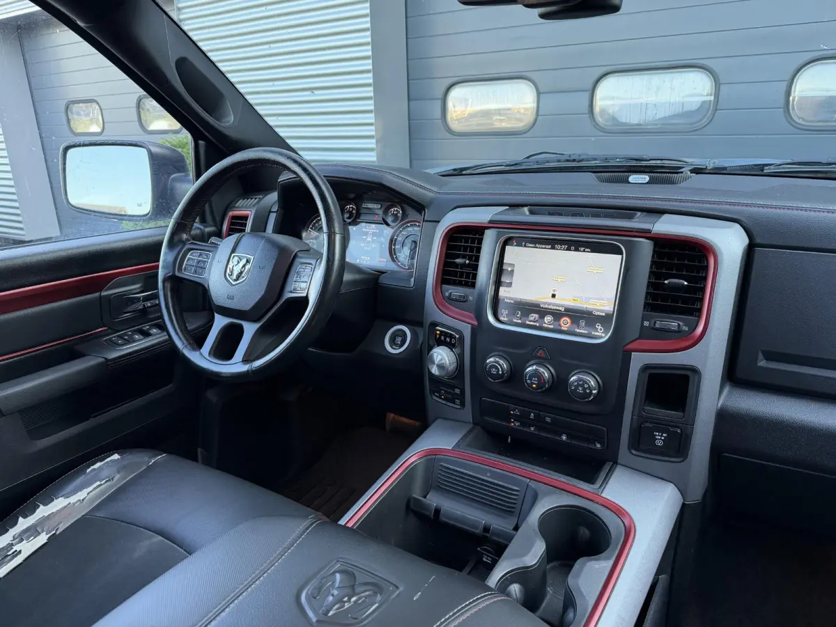 1500 5.7 V8 Quad Cab 6'4 | Panoramadak | Camera | Alpine Sound | Trekhaak |