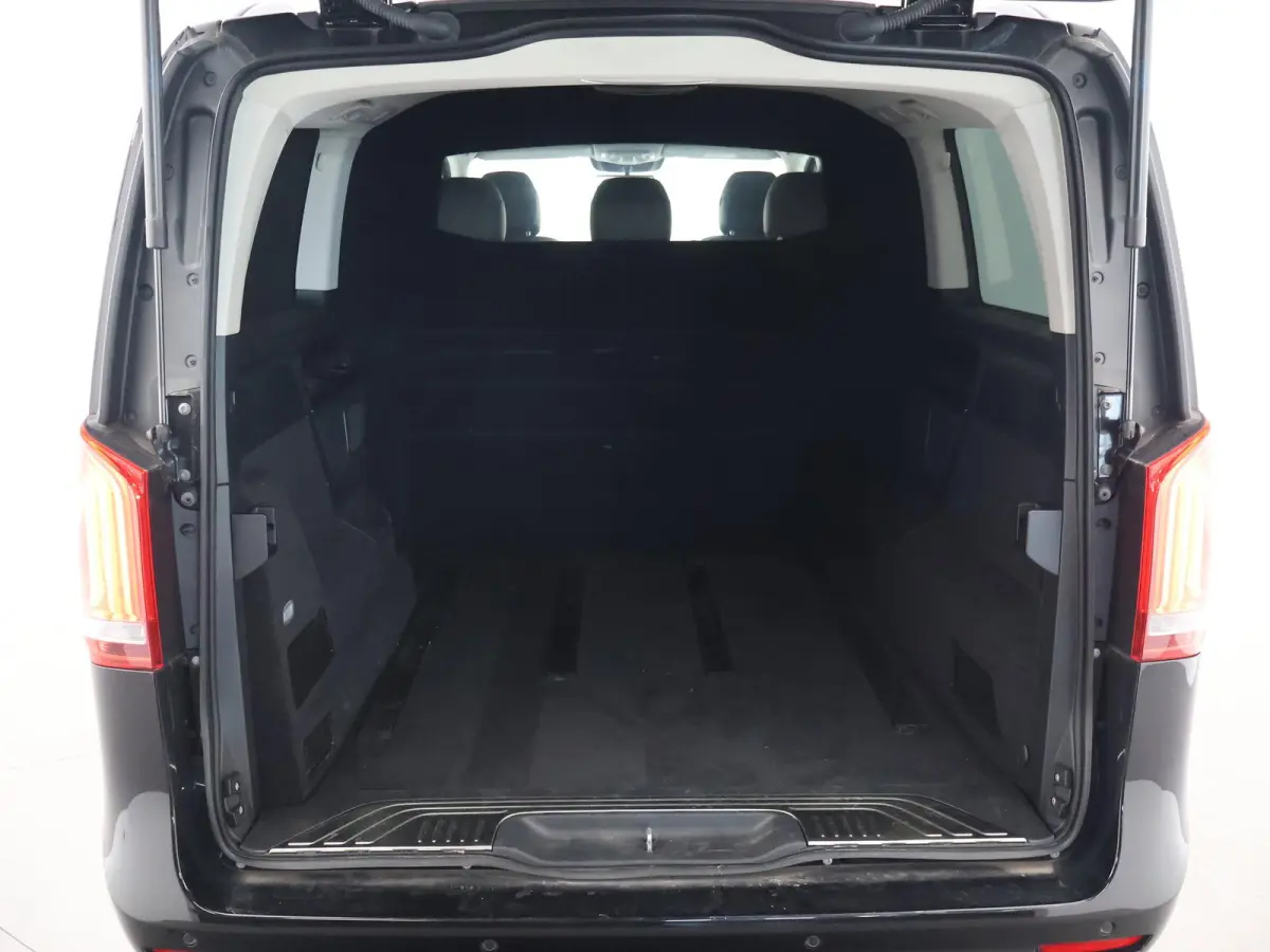 V-klasse 300D 239 PK AVANTGARDE NIGHT | LEDER | TREKHAAK | 360 CAMERA