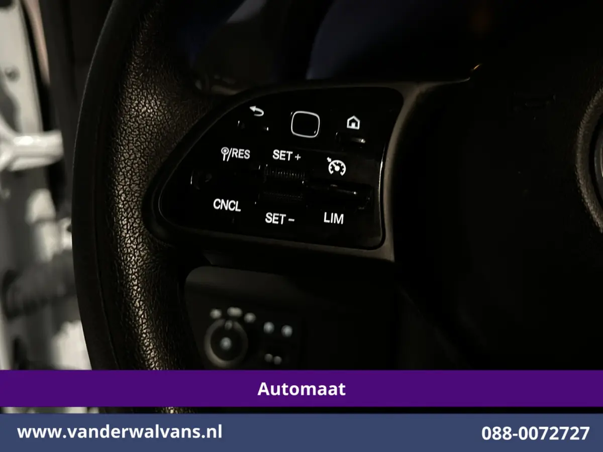 317 CDI 170pk 9G-Tronic Automaat 3500kg Trekhaak L3H2 Euro6 Airco | 360 graden Camera | Navigatie | Apple Carplay | Stoelverwarming Android Auto, Cruisecontrol, Chauffeursstoel, Parkeersenso