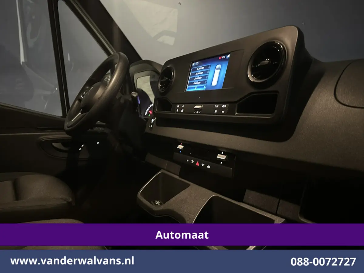 317 CDI 170pk 9G-Tronic Automaat 3500kg Trekhaak L3H2 Euro6 Airco | 360 graden Camera | Navigatie | Apple Carplay | Stoelverwarming Android Auto, Cruisecontrol, Chauffeursstoel, Parkeersenso