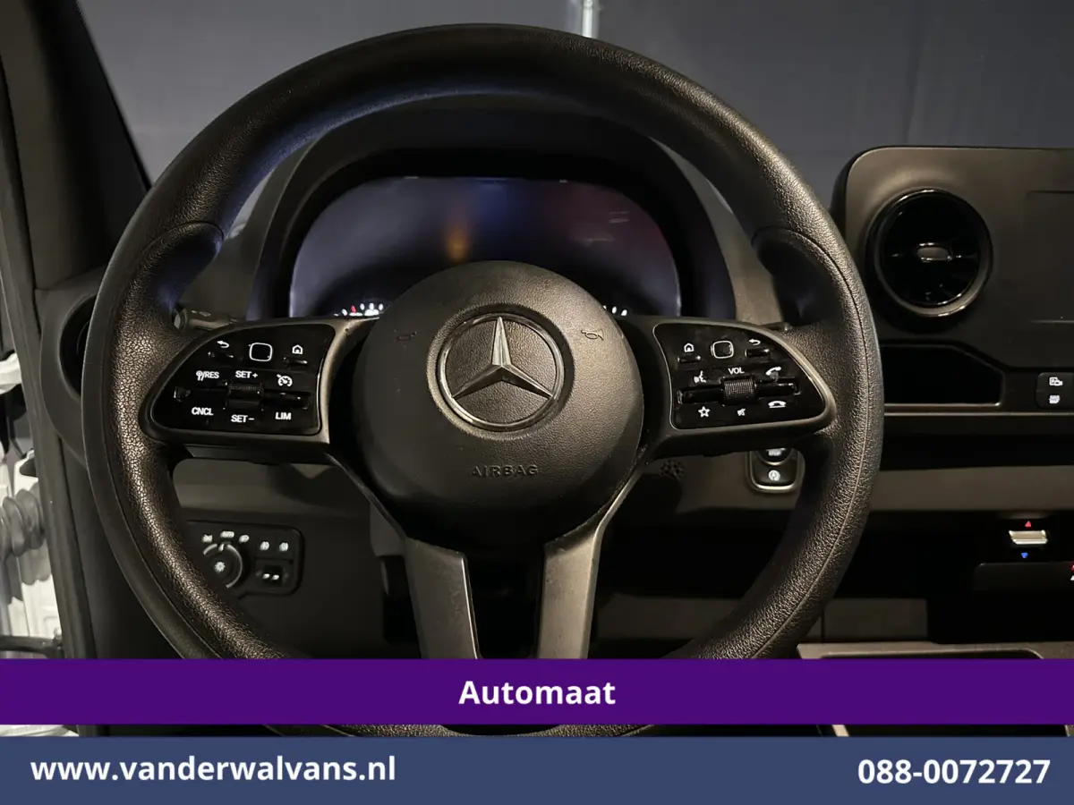 317 CDI 170pk 9G-Tronic Automaat 3500kg Trekhaak L3H2 Euro6 Airco | 360 graden Camera | Navigatie | Apple Carplay | Stoelverwarming Android Auto, Cruisecontrol, Chauffeursstoel, Parkeersenso