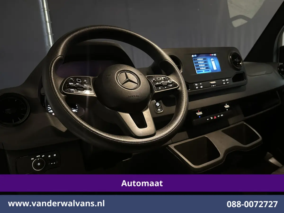 317 CDI 170pk 9G-Tronic Automaat 3500kg Trekhaak L3H2 Euro6 Airco | 360 graden Camera | Navigatie | Apple Carplay | Stoelverwarming Android Auto, Cruisecontrol, Chauffeursstoel, Parkeersenso