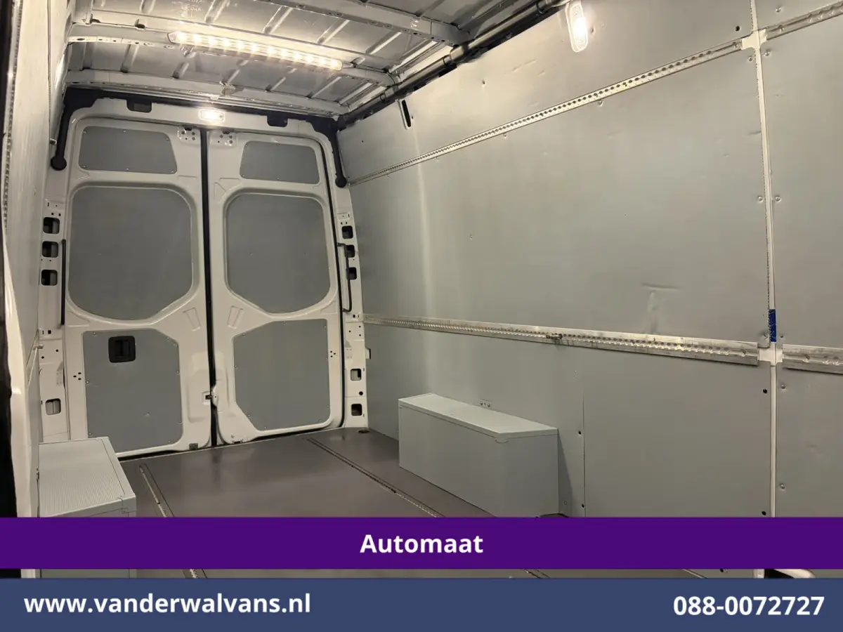 317 CDI 170pk 9G-Tronic Automaat 3500kg Trekhaak L3H2 Euro6 Airco | 360 graden Camera | Navigatie | Apple Carplay | Stoelverwarming Android Auto, Cruisecontrol, Chauffeursstoel, Parkeersenso