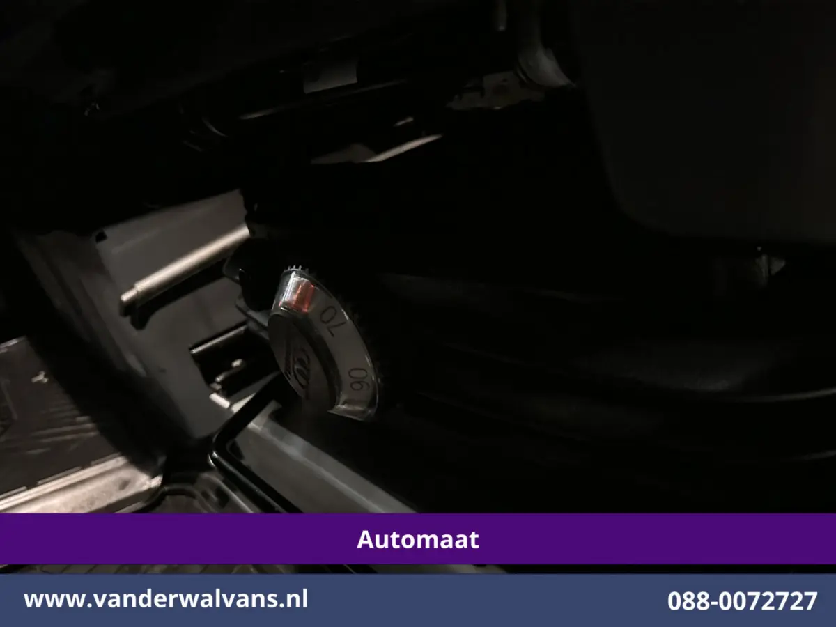 317 CDI 170pk 9G-Tronic Automaat 3500kg Trekhaak L3H2 Euro6 Airco | 360 graden Camera | Navigatie | Apple Carplay | Stoelverwarming Android Auto, Cruisecontrol, Chauffeursstoel, Parkeersenso