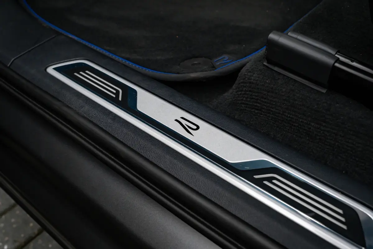 3.0 TSi eHybrid 4MOTION R l Trekhaak Elektr. l DYNAUDIO | SoH 99% l Nappa Leder l Elektr. Stoelen incl Memory l 21" Black/Graphite Matte l