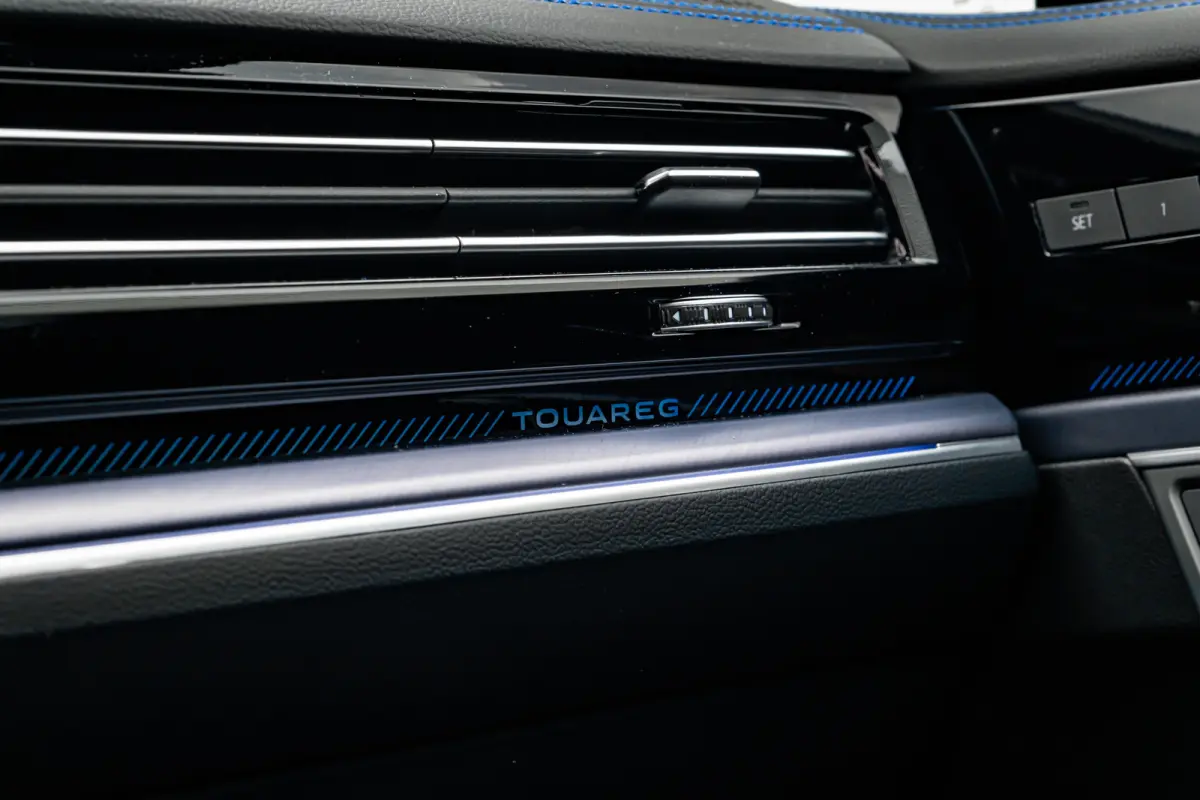 3.0 TSi eHybrid 4MOTION R l Trekhaak Elektr. l DYNAUDIO | SoH 99% l Nappa Leder l Elektr. Stoelen incl Memory l 21" Black/Graphite Matte l