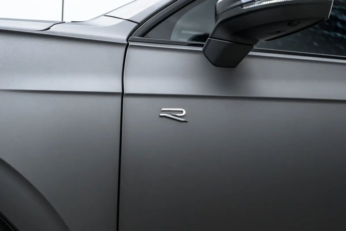 3.0 TSi eHybrid 4MOTION R l Trekhaak Elektr. l DYNAUDIO | SoH 99% l Nappa Leder l Elektr. Stoelen incl Memory l 21" Black/Graphite Matte l