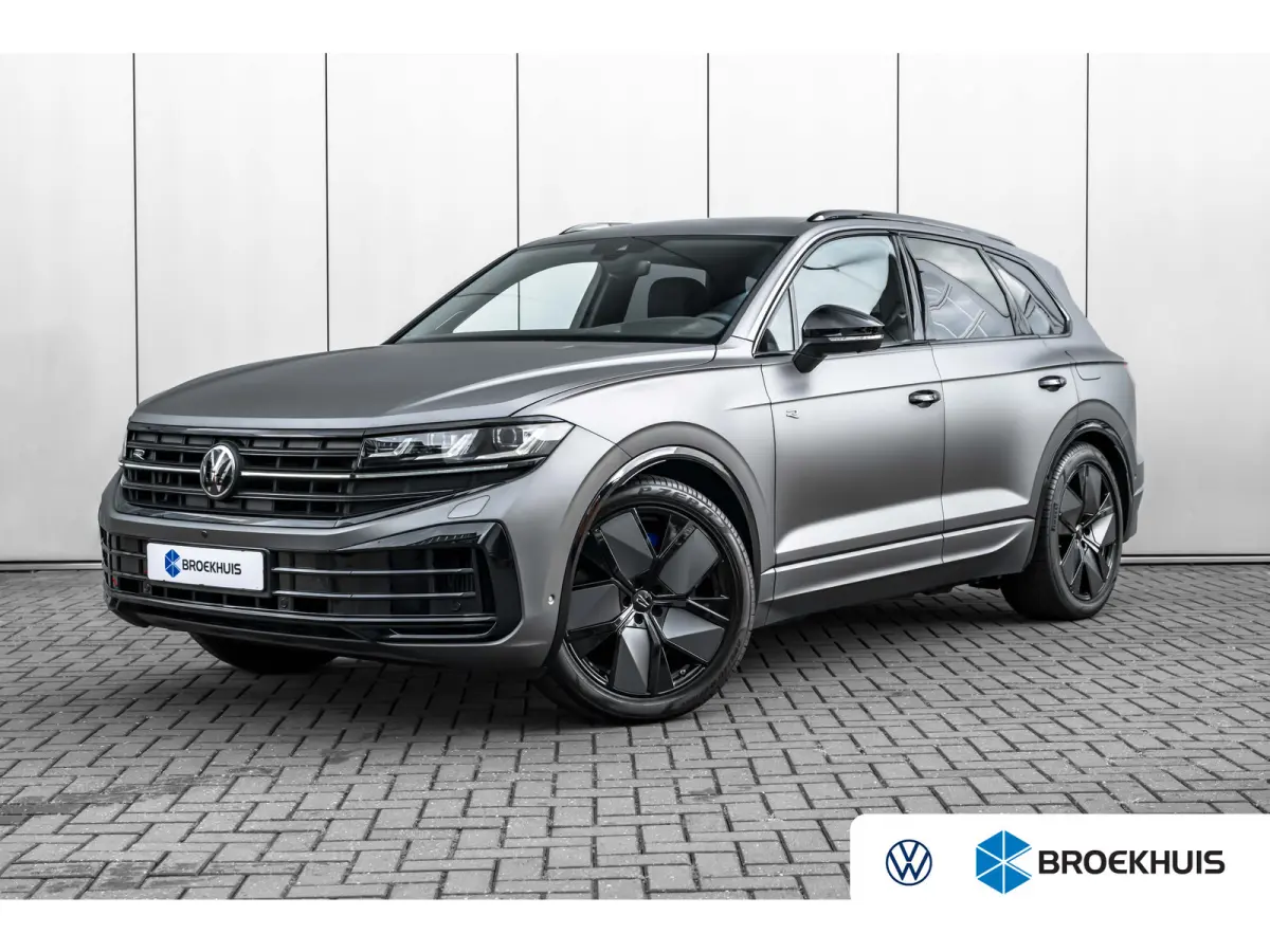 3.0 TSi eHybrid 4MOTION R l Trekhaak Elektr. l DYNAUDIO | SoH 99% l Nappa Leder l Elektr. Stoelen incl Memory l 21" Black/Graphite Matte l