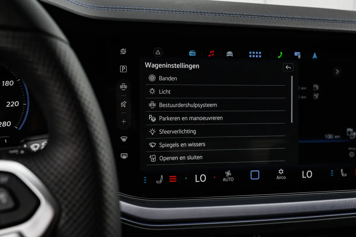 3.0 TSi eHybrid 4MOTION R l Trekhaak Elektr. l DYNAUDIO | SoH 99% l Nappa Leder l Elektr. Stoelen incl Memory l 21" Black/Graphite Matte l