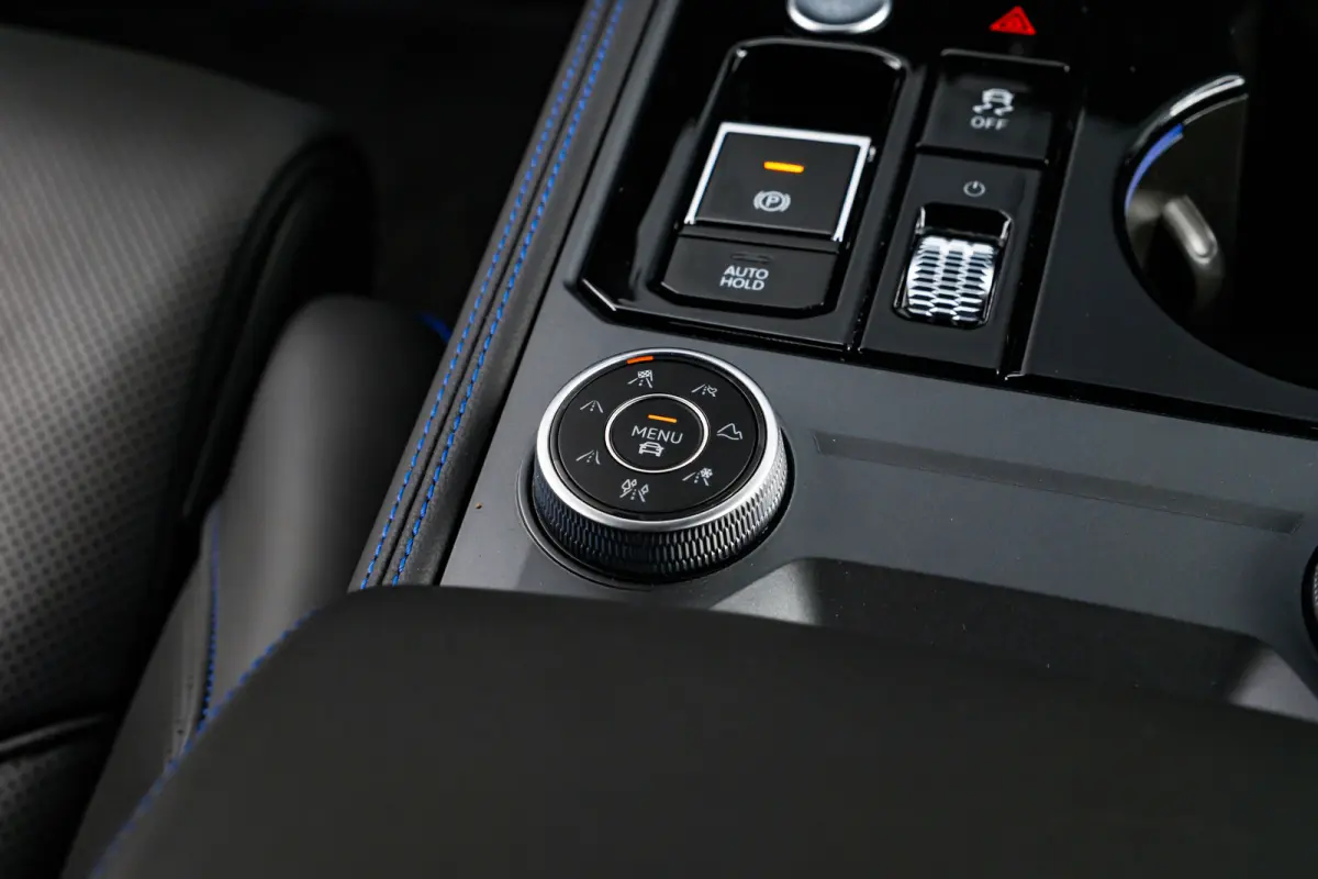 3.0 TSi eHybrid 4MOTION R l Trekhaak Elektr. l DYNAUDIO | SoH 99% l Nappa Leder l Elektr. Stoelen incl Memory l 21" Black/Graphite Matte l