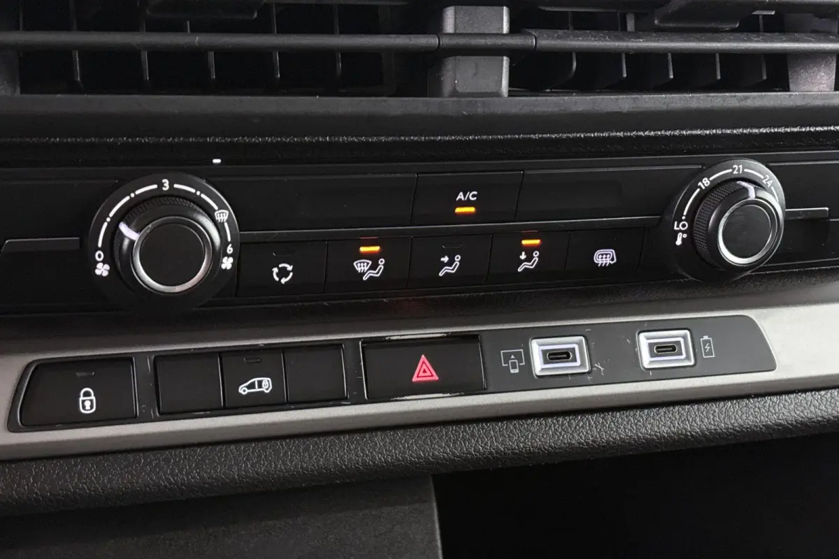 2.0 Diesel 145 L2 Facelift Achteruitrijcamera Apple CarPlay