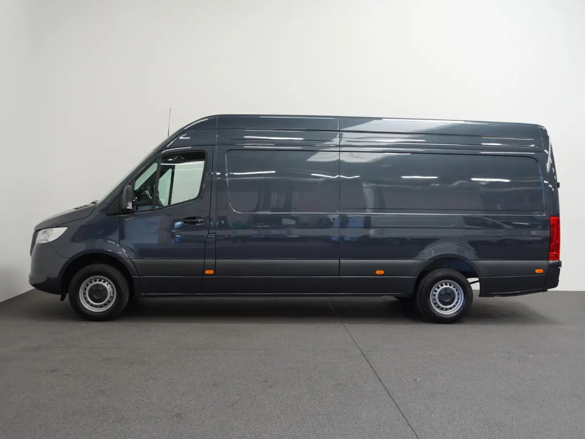 315 L3H2 Automaat Trekhaak Airco Adaptive Cruise Control Parkeersensoren Camera Leder