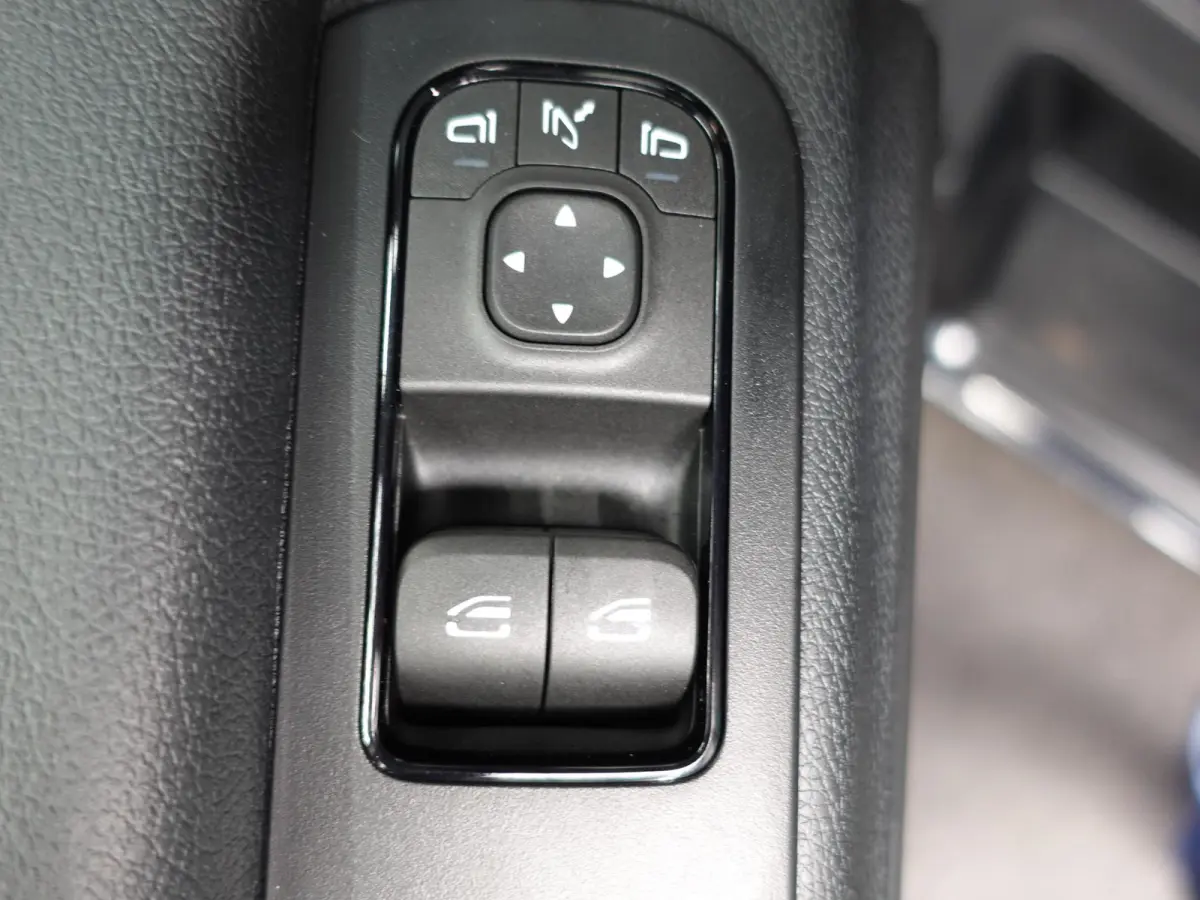 315 L3H2 Automaat Trekhaak Airco Adaptive Cruise Control Parkeersensoren Camera Leder