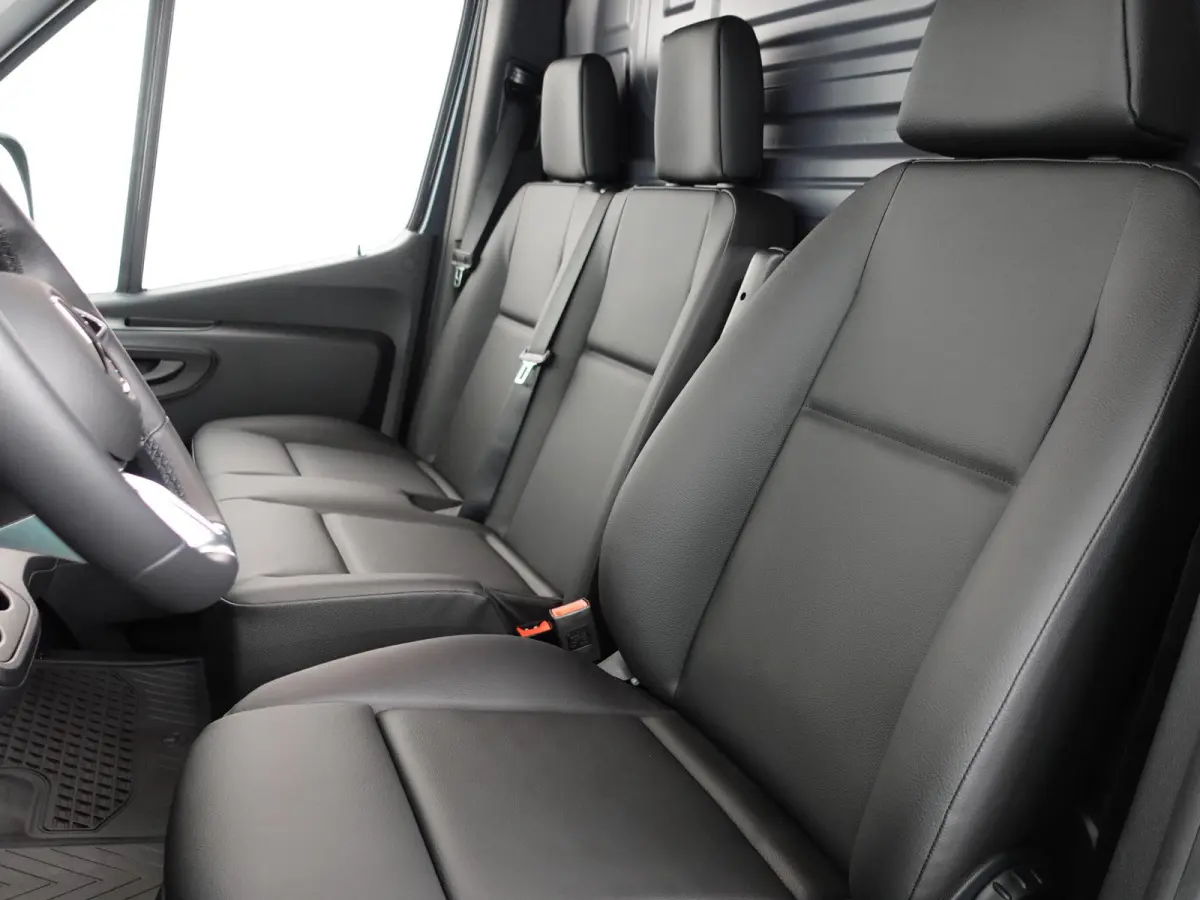 315 L3H2 Automaat Trekhaak Airco Adaptive Cruise Control Parkeersensoren Camera Leder
