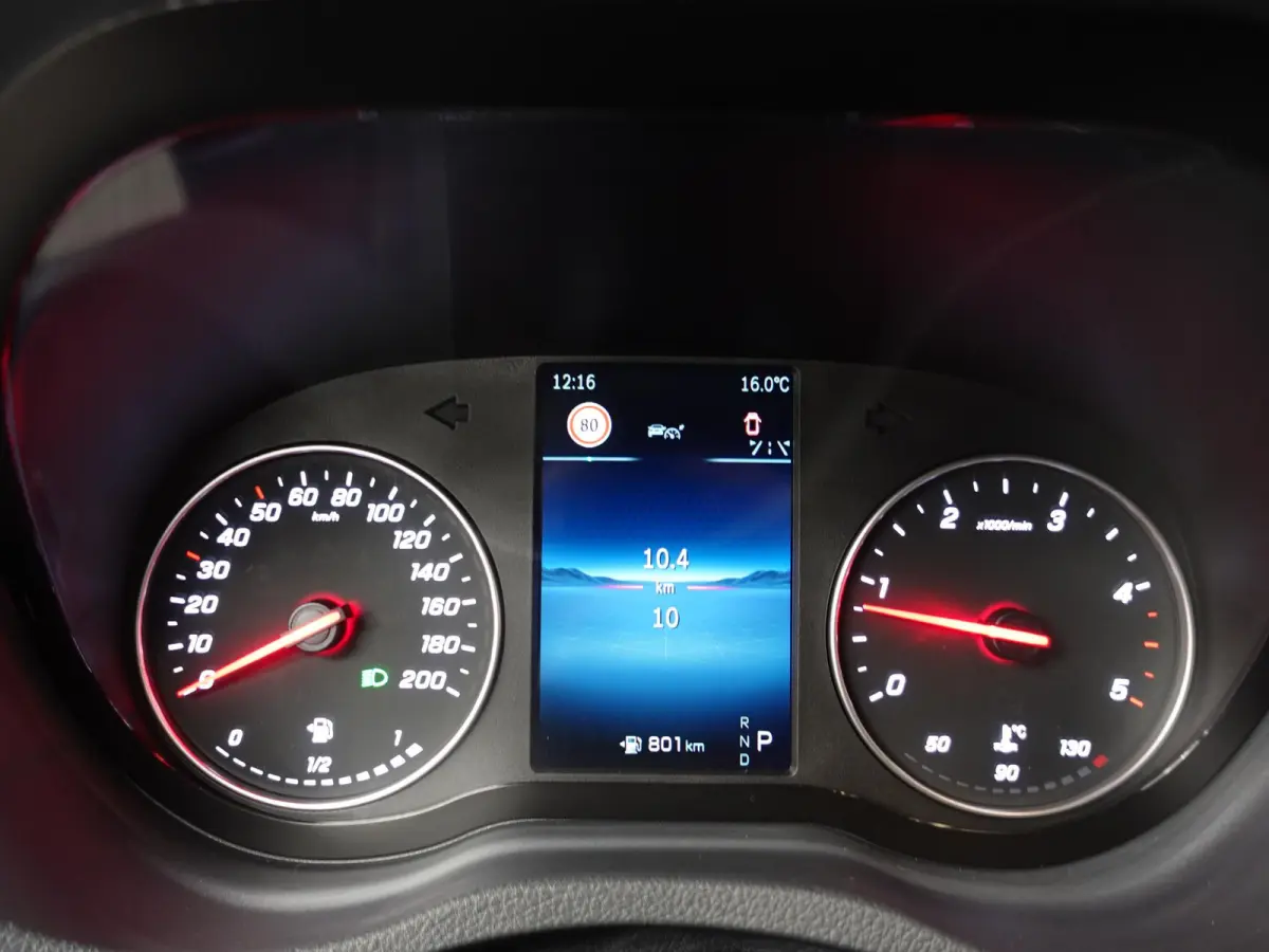 315 L3H2 Automaat Trekhaak Airco Adaptive Cruise Control Parkeersensoren Camera Leder